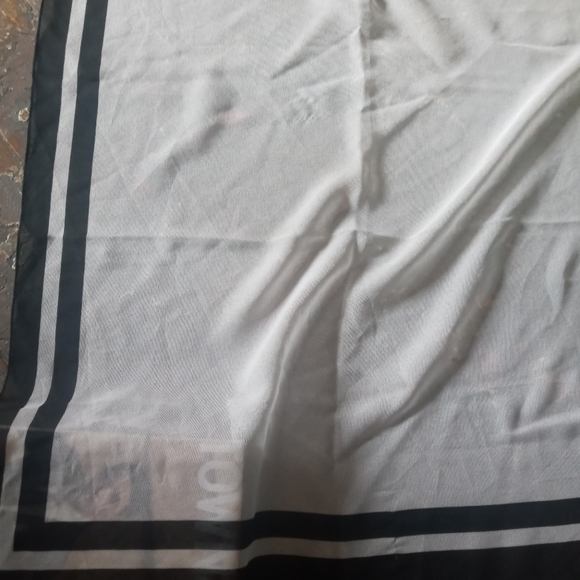 Set Two Scarf - Picture 3 of 6